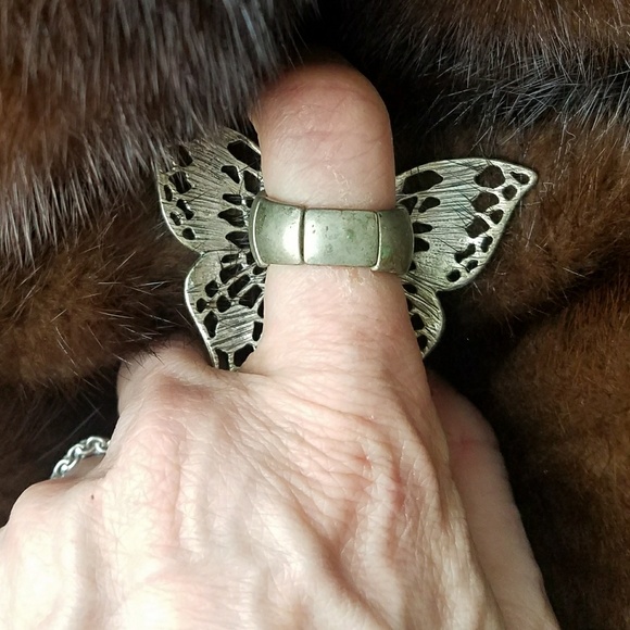 Butterfly Stretch Ring - Picture 2 of 2